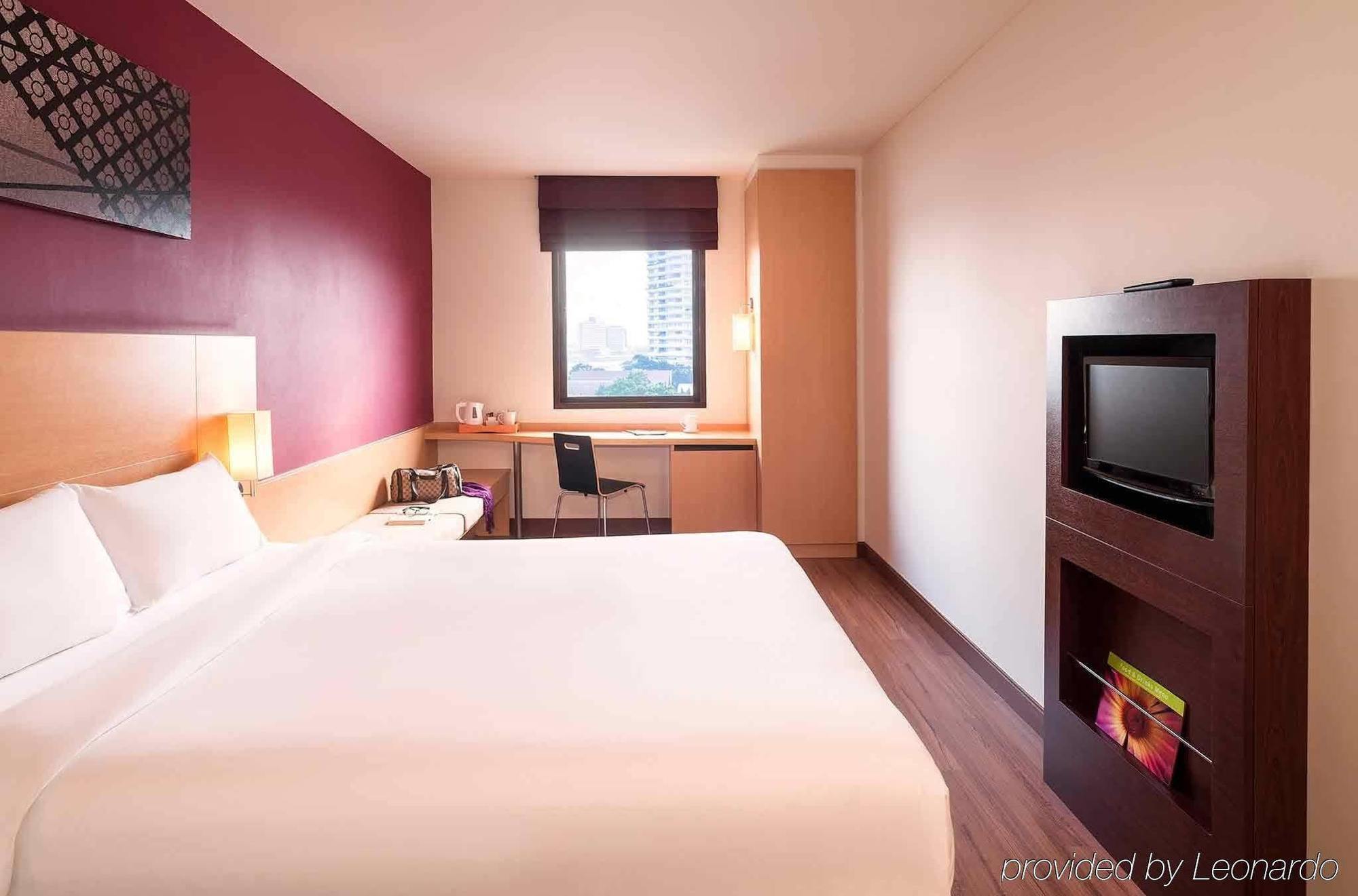 Ibis Bangkok Riverside מראה חיצוני תמונה